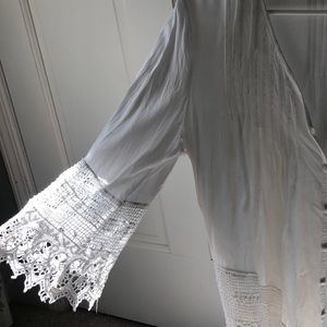 Solitaire Tops - Beautiful white blouse Solitaire Tops - Beautiful white blouse
